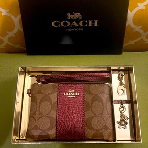COACH Wristlet w/ GIFT BOX